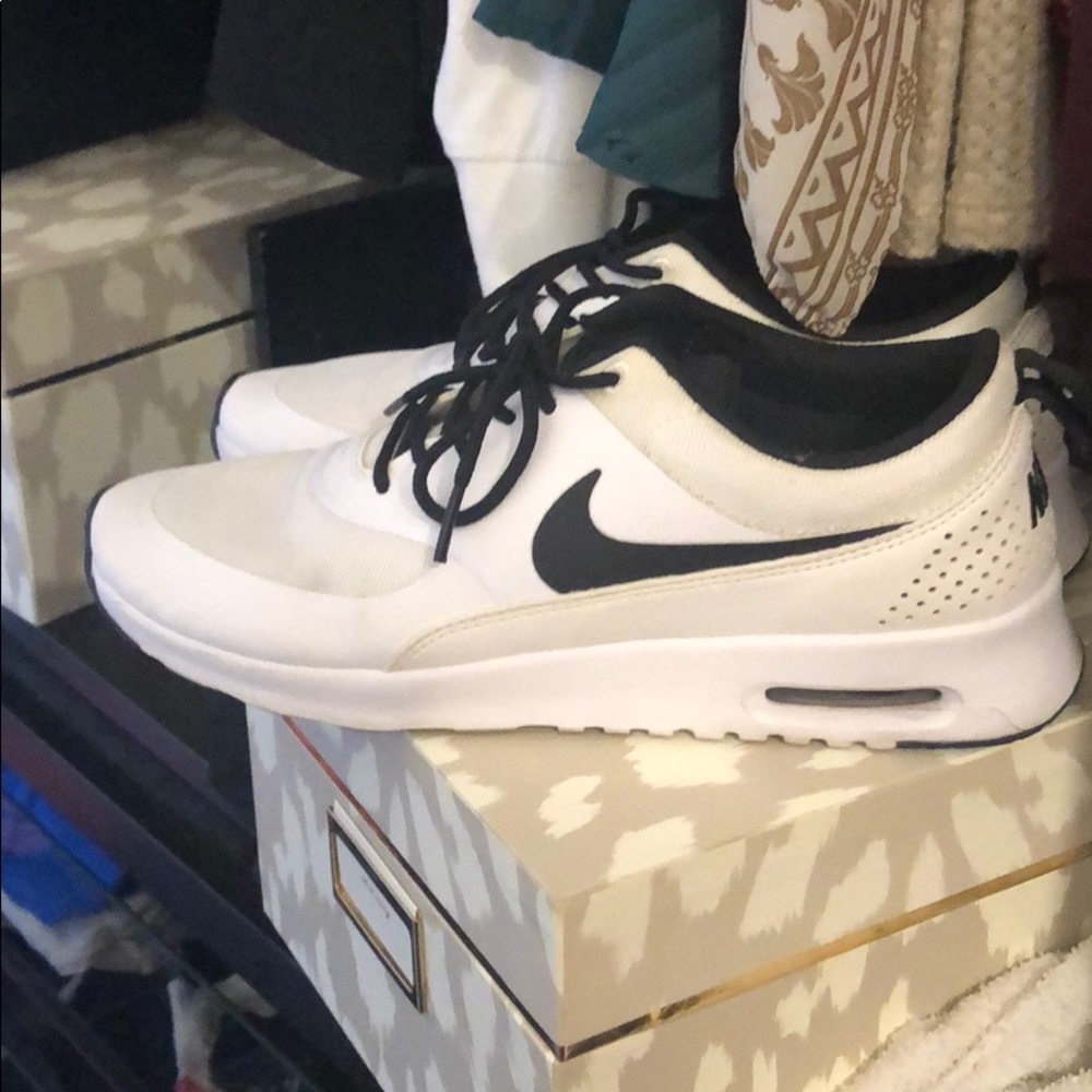 Women’s Nike Air Max Thea